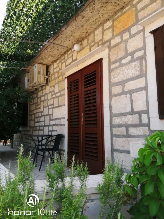 Apartment Karmen Сумартин Екстериор снимка